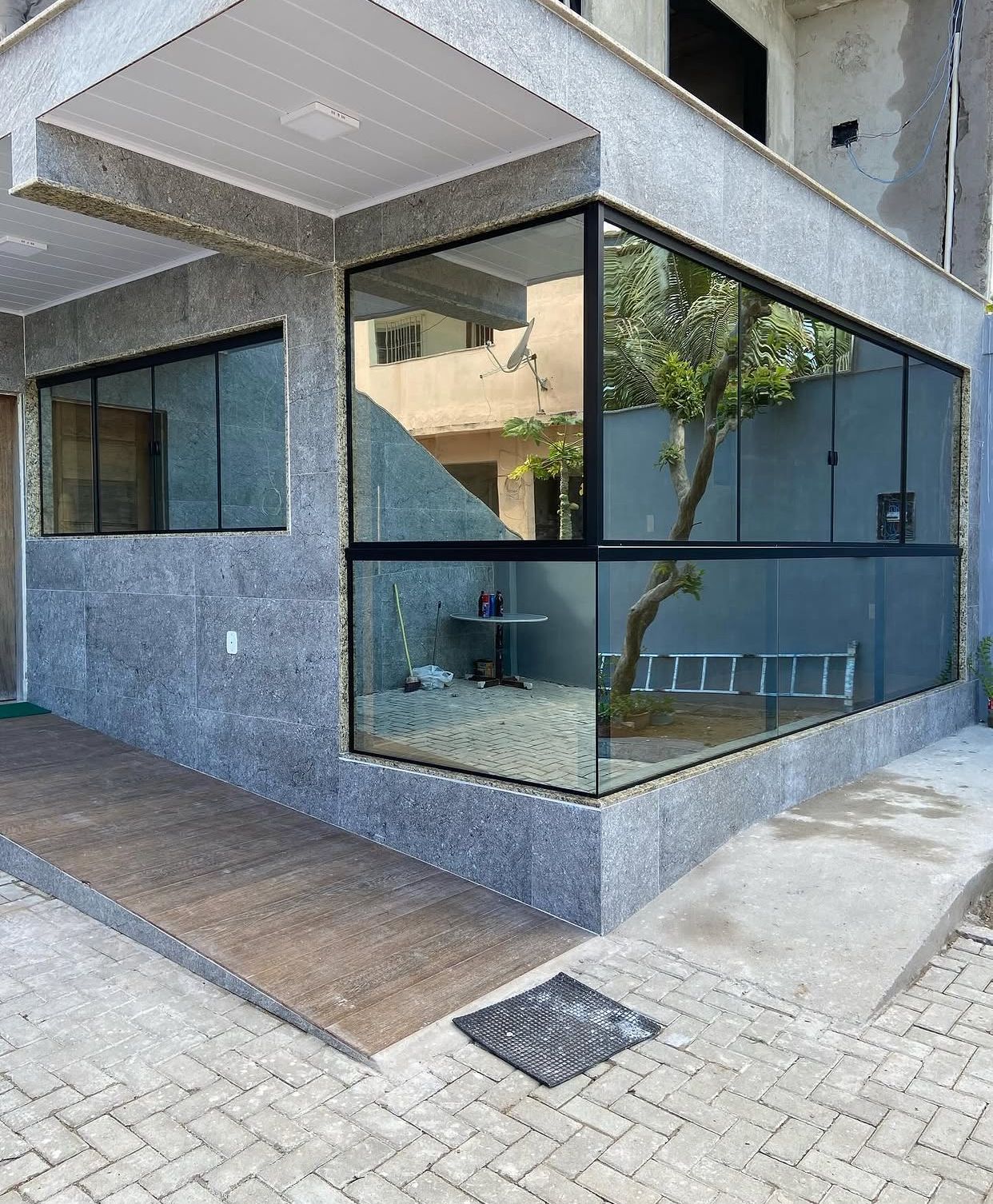 Projeto de vidraçaria com acabamento profissional