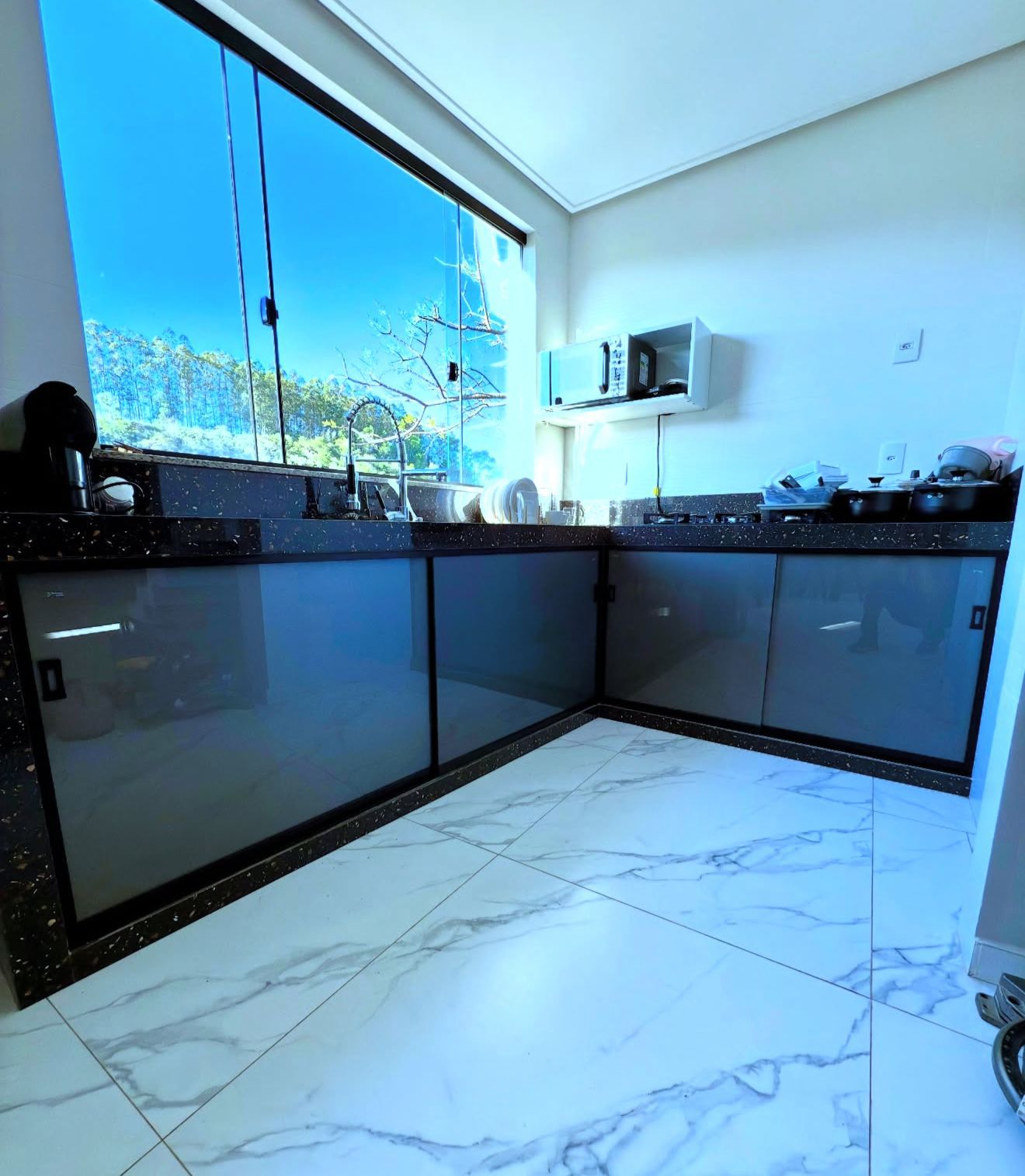 Fechamento em vidro em cozinha e área gourmet